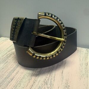 Vtg. Avion Thick Leather Belt with Gold Buckle* 🌵Small